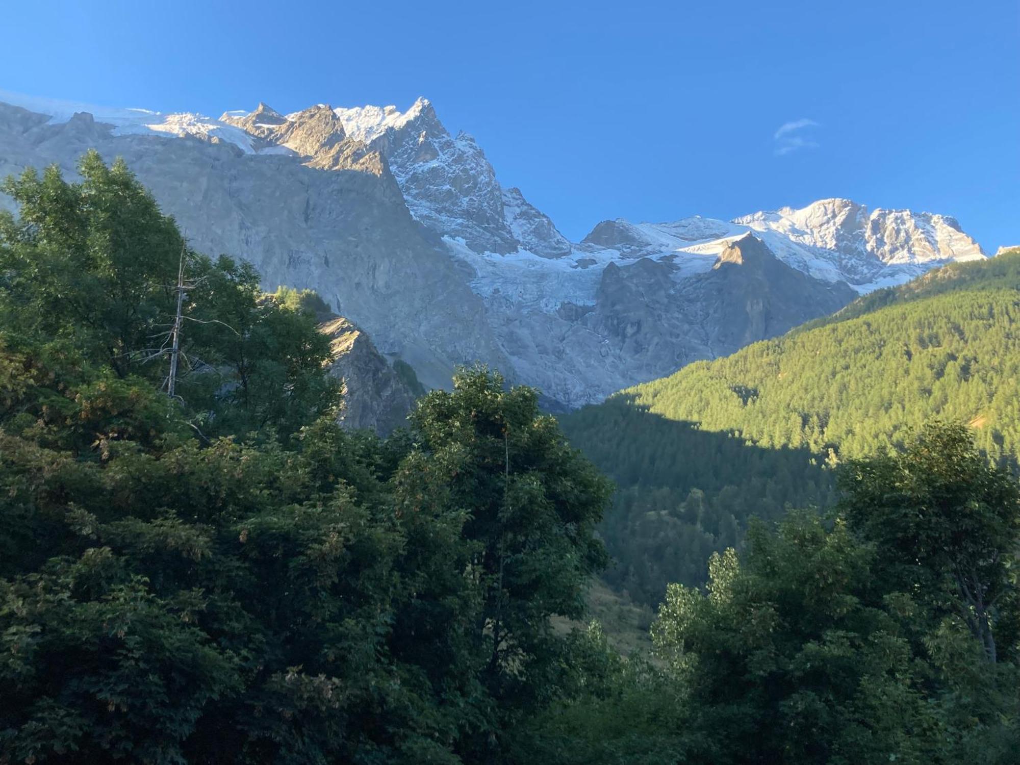 Des Alpes - Skiers & Bikers * La Grave